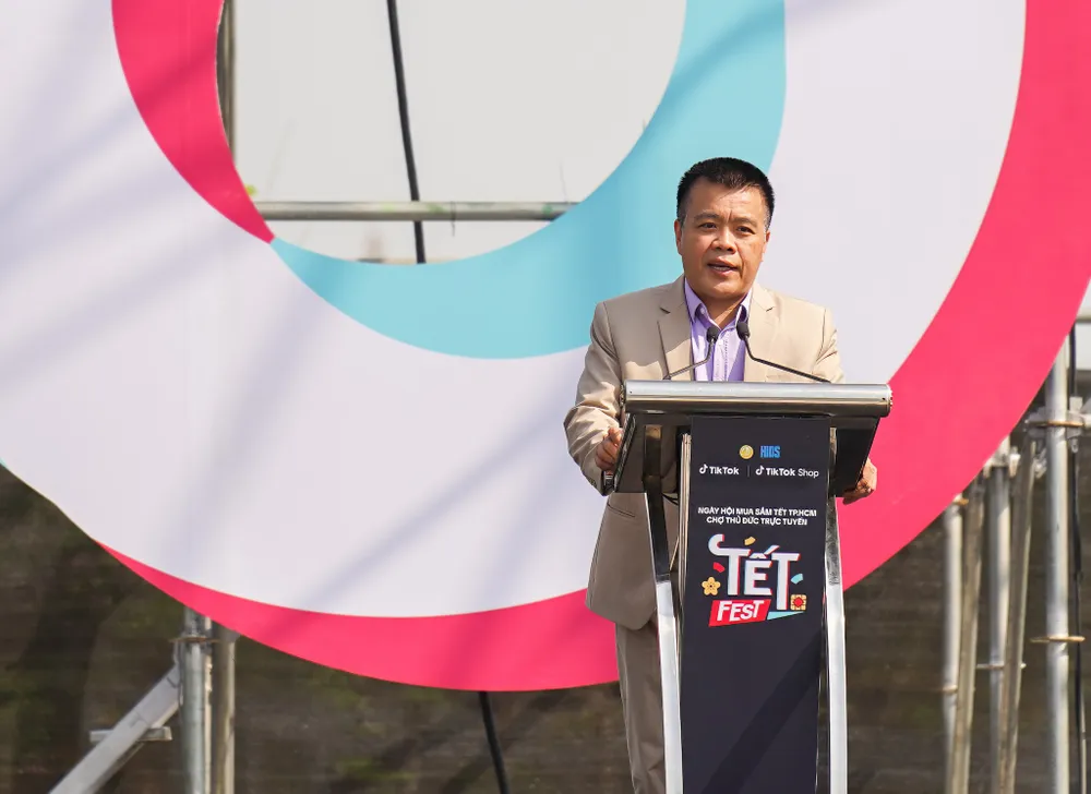 Ông Nguyễn Lâm Thanh, Đại diện TikTok Việt Nam chia sẻ tại sự kiện khai mạc ngày hội mua sắm Tết TP.HCM - Chợ Thủ Đức trực tuyến. Ảnh: TIỂU MINH