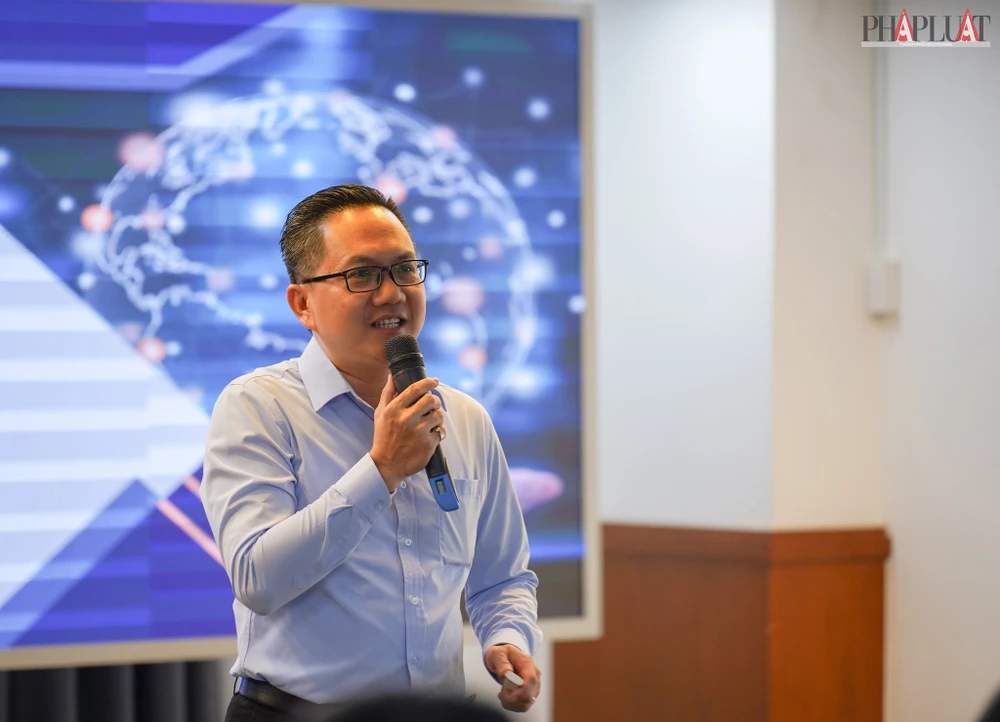 Tiến sĩ Nguyễn Thanh Hòa, Trưởng phòng Thông tin điện tử - Sở TT&TT TP.HCM. Ảnh: TIỂU MINH Tiến sĩ Nguyễn Thanh Hòa, Trưởng phòng Thông tin điện tử - Sở TT&TT TP.HCM. Ảnh: TIỂU MINH