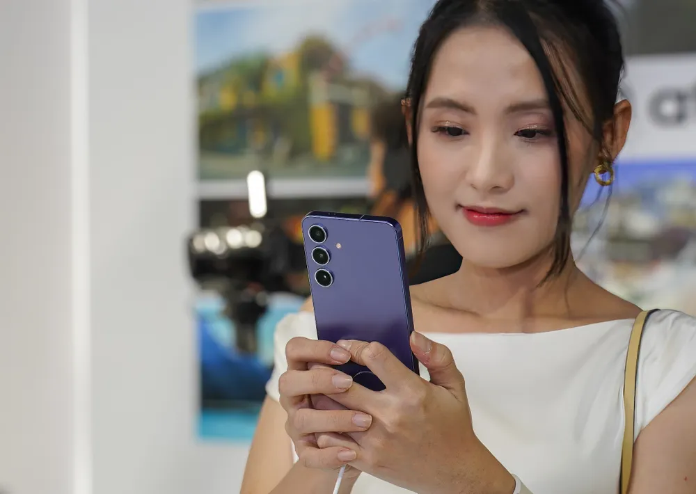 Samsung Galaxy S24 Plus là lựa chọn đáng cân nhắc. Ảnh: TIỂU MINH