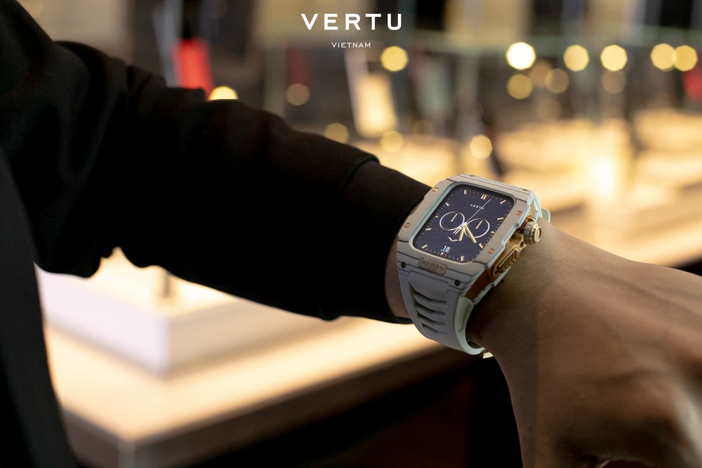 Tin công nghệ 29-3: Vertu Watch chính hãng lần đầu có mặt tại Việt Nam.