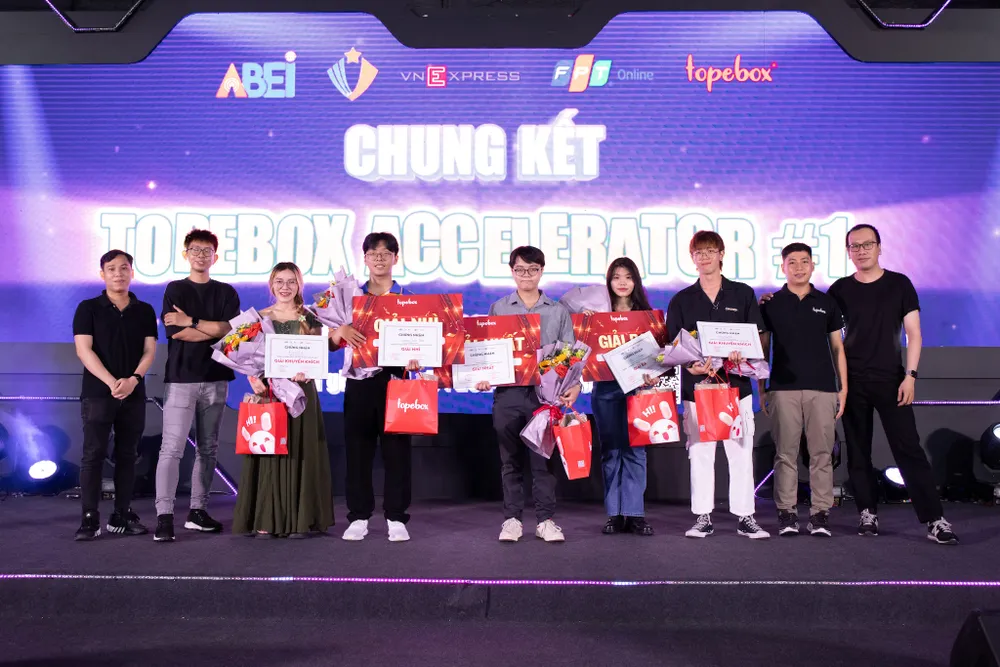 Các đội đạt giải tại cuộc thi Ươm mầm tài năng game Việt 2024 - Topebox Accelerator lần 1. Các đội đạt giải tại cuộc thi Ươm mầm tài năng game Việt 2024 - Topebox Accelerator lần 1.