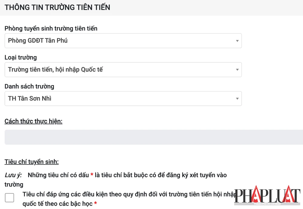 Chọn trường cho trẻ vào lớp 1. Ảnh: MINH HOÀNG Chọn trường cho trẻ vào lớp 1. Ảnh: MINH HOÀNG