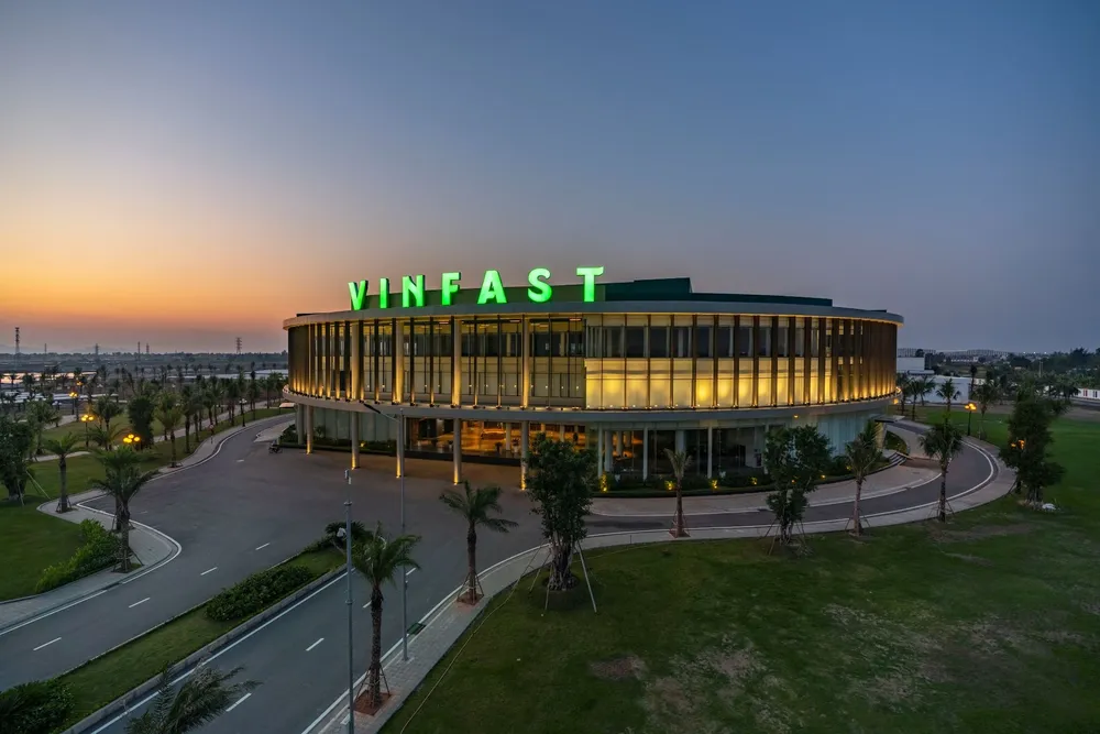 nha-may-xe-dien-vinfast.jpg