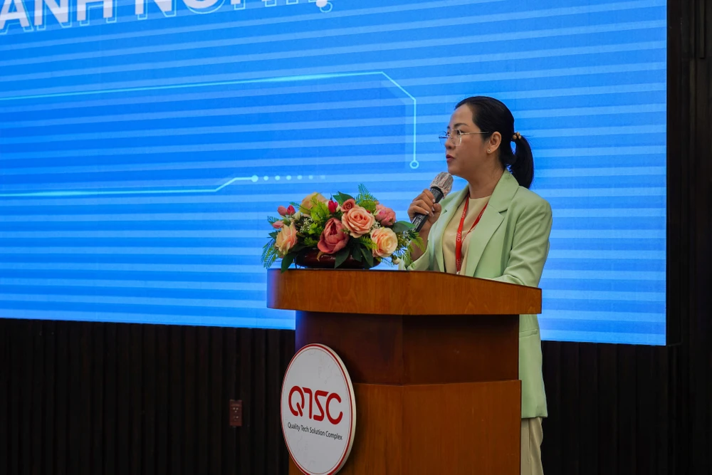Bà Phạm Thị Kim Phượng, Phó giám đốc QTSC phát biểu khai mạc. Ảnh: TIỂU MINH Bà Phạm Thị Kim Phượng, Phó giám đốc QTSC phát biểu khai mạc. Ảnh: TIỂU MINH