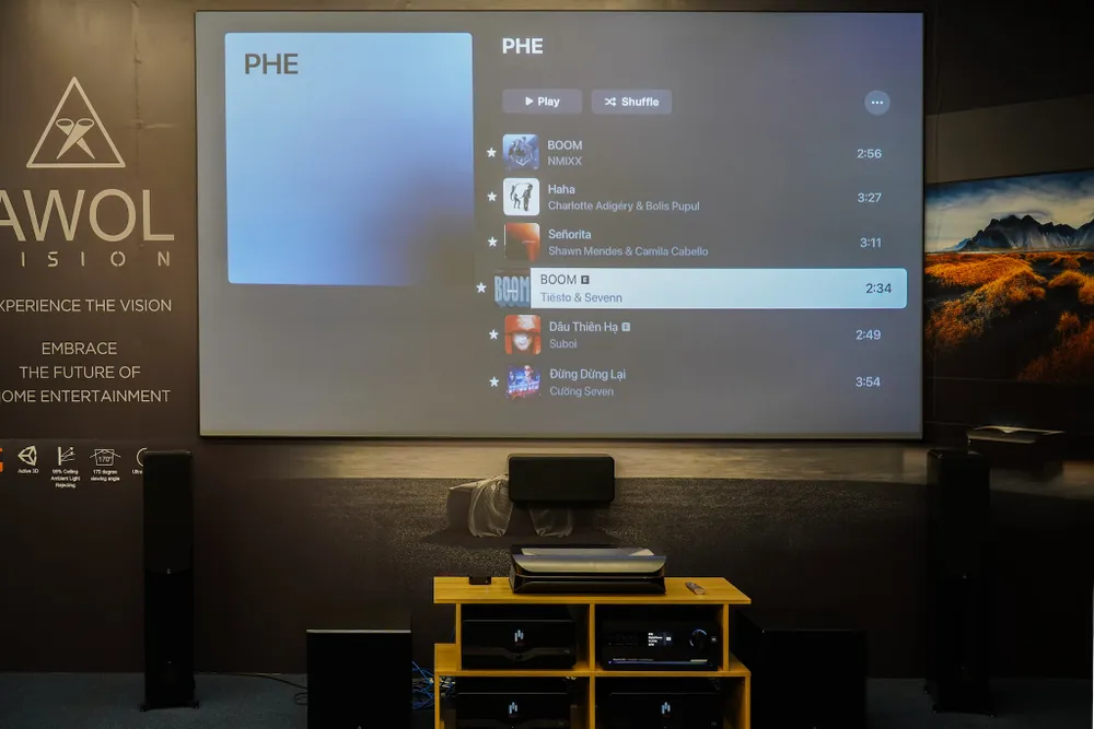 Rạp phim tại gia ngày càng được nhiều người quan tâm đầu tư. Ảnh: TIỂU MINH Rạp phim tại gia ngày càng được nhiều người quan tâm đầu tư. Ảnh: TIỂU MINH