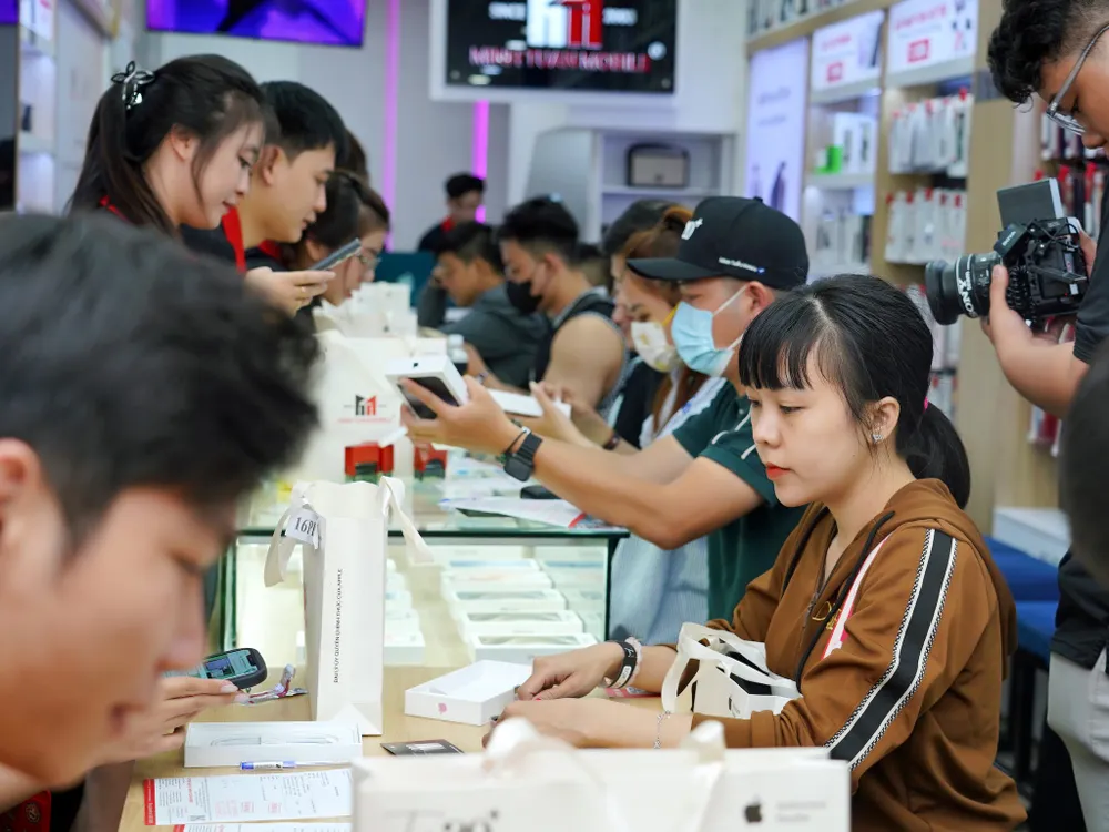 Năm nay có khá nhiều người chọn hình thức thu cũ đổi mới để lên đời iPhone 16.