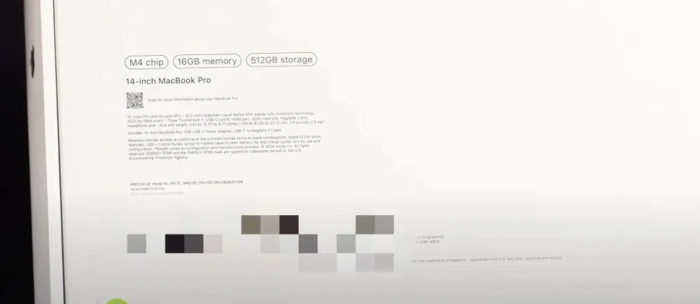 Phần vỏ hộp của MacBook Pro M4. Ảnh chụp màn hình