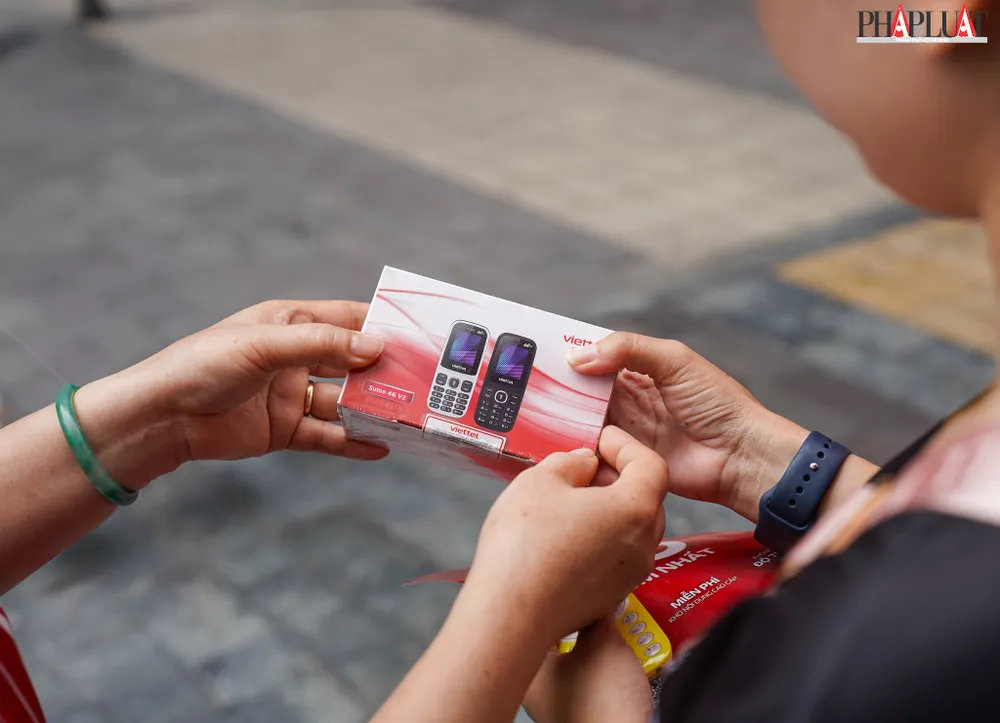 Điện thoại 4G cơ bản, đáp ứng nhu cầu nghe gọi, nhắn tin thông thường. Ảnh: MINH HOÀNG