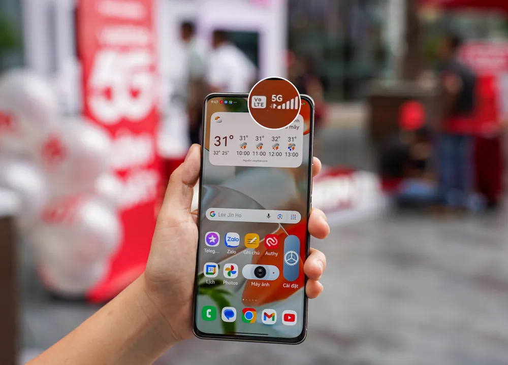 Không cần phải đổi SIM 5G để sử dụng mạng 5G. Ảnh: MINH HOÀNG