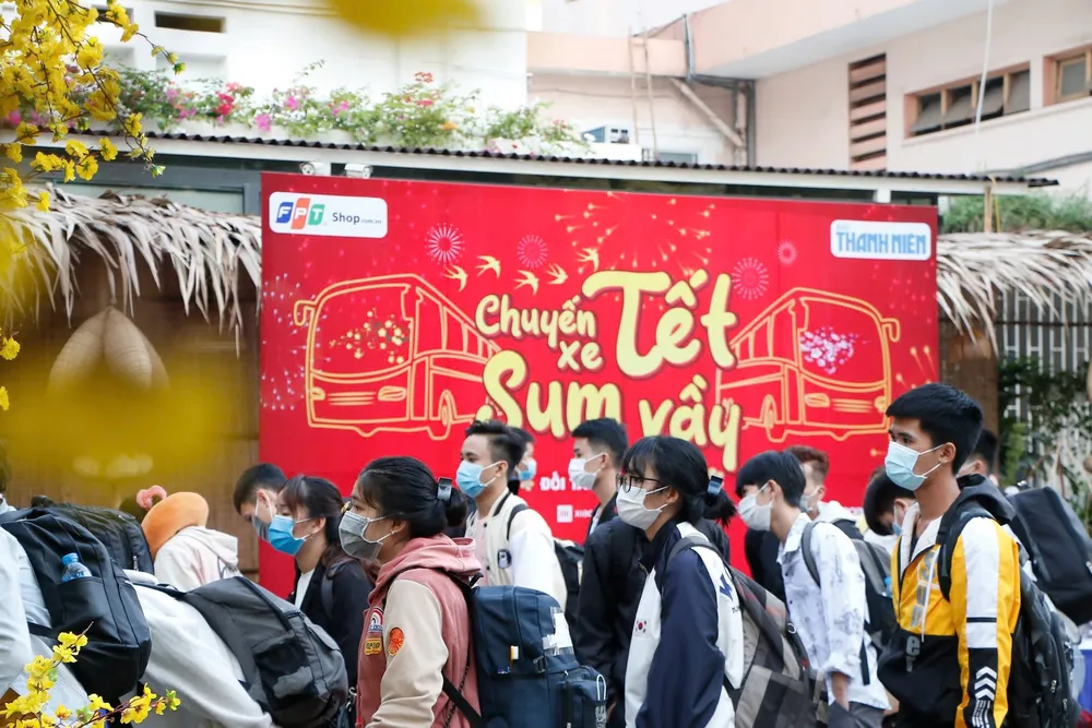 Tin công nghệ 14-1: “Chuyến xe mùa xuân” - ‘Đưa Tết’ về vùng quê xa