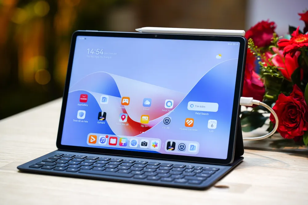 Máy tính bảng Android linh hoạt hơn so với iPad. Ảnh: TIỂU MINH