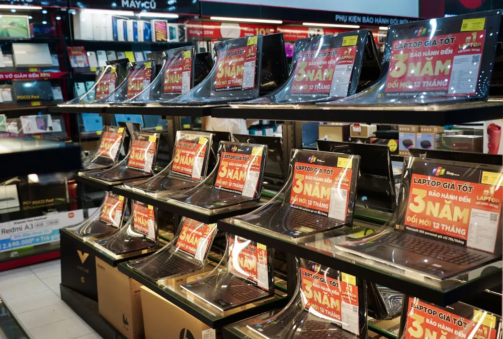 Nhiều mẫu laptop hiện nay đã được trang bị AI. Ảnh: TIỂU MINH