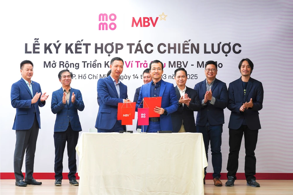 Tin công nghệ 16-3: Thông qua việc hợp tác, MoMo muốn thúc đẩy tài chính toàn diện, góp phần định hình nền kinh tế số tại Việt Nam. Ảnh: TIỂU MINH Tin công nghệ 16-3: Thông qua việc hợp tác, MoMo muốn thúc đẩy tài chính toàn diện, góp phần định hình nền kinh tế số tại Việt Nam. Ảnh: TIỂU MINH