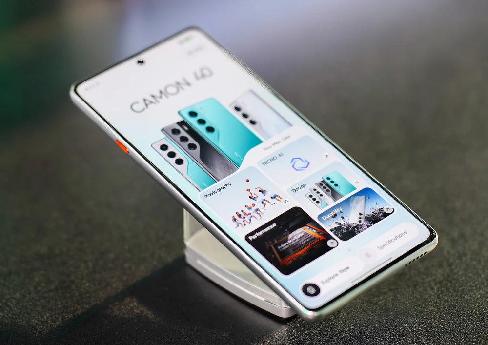 tecno-camon-40-4.jpg