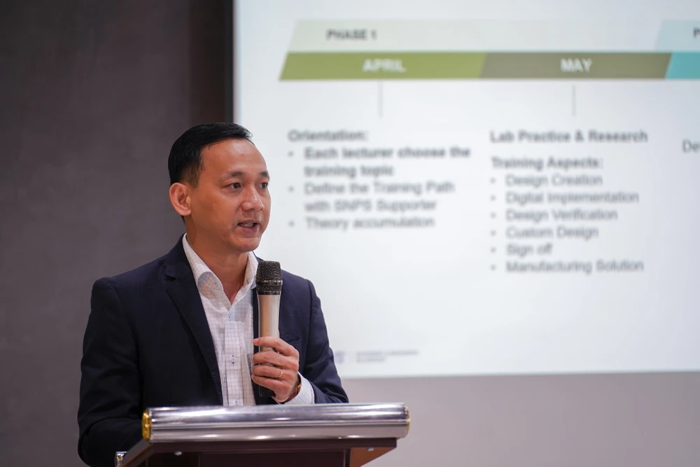 ông Nguyễn Phúc Vinh, Giám đốc kỹ thuật cấp cao Synopsys Việt Nam. Ảnh: TIỂU MINH ong-nguyen-phuc-vinh-giam-doc-ky-thuat-cap-cap-synopsys-1.jpg