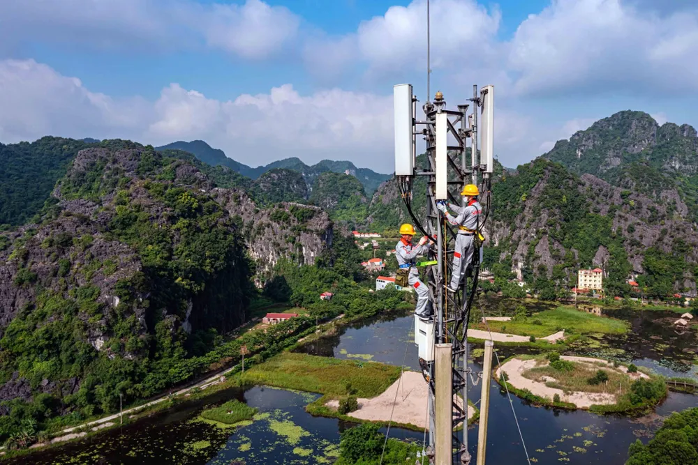 Tin công nghệ 21-5: Viettel đấu giá thành công tần số “vàng” 700 MHz, mở đường phủ sóng 4G/5G toàn quốc.