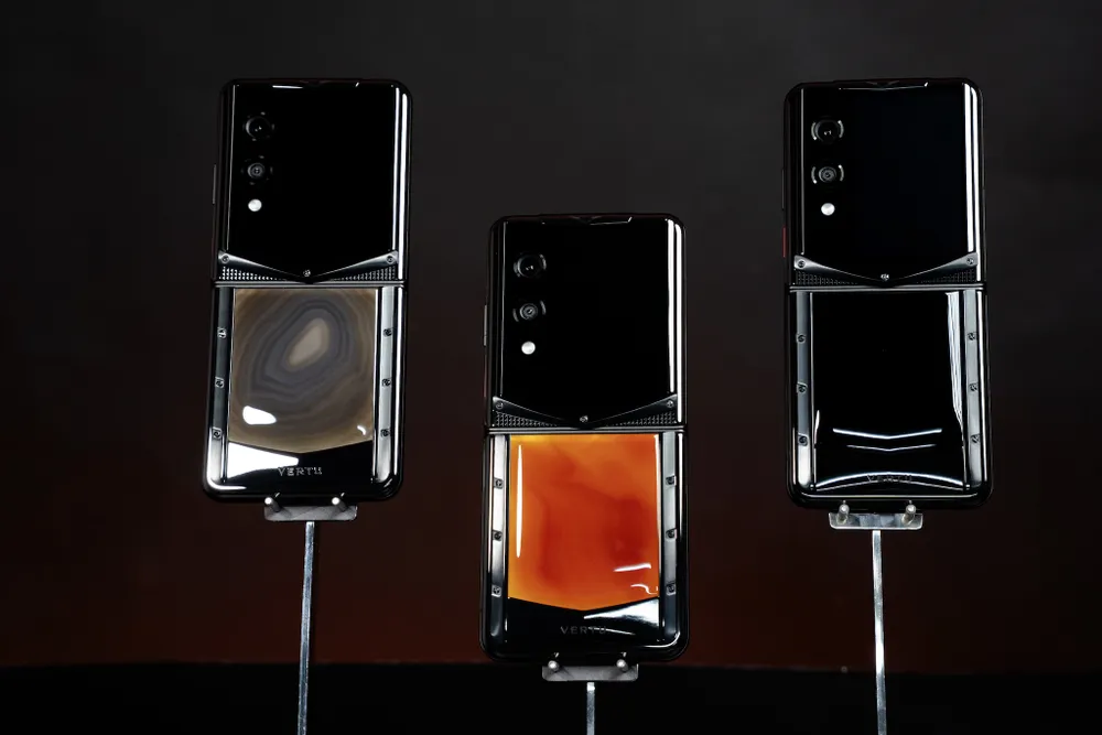 Tin-cong-nghe-10-7-vertu-Quantum-Flip-1.jpg