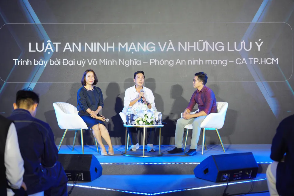 Đại úy Võ Minh Nghĩa, cán bộ Đội An ninh mạng, Phòng An ninh mạng và phòng, chống tội phạm sử dụng công nghệ cao Công an TP.HCM (PA05) chia sẻ những lưu ý khi sản xuất nội dung thời AI. Đại úy Võ Minh Nghĩa, cán bộ Đội An ninh mạng, Phòng An ninh mạng và phòng, chống tội phạm sử dụng công nghệ cao Công an TP.HCM (PA05) chia sẻ những lưu ý khi sản xuất nội dung thời AI.