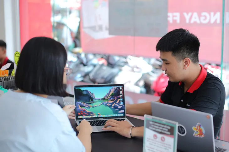 Tin công nghệ 19-7: Giảm giá laptop dựa vào điểm thi tốt nghiệp.