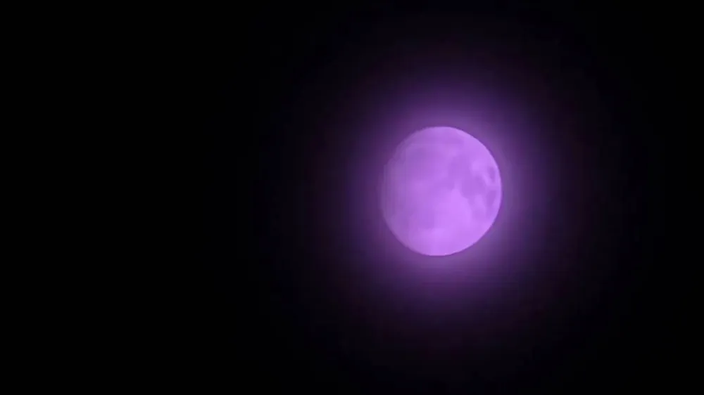 Tin công nghệ 13-8: One UI 8 gây lỗi camera khi chụp mặt trăng. Ảnh: Fiyero1988