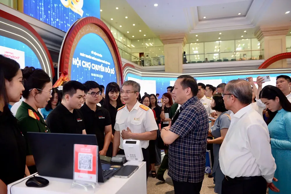 Tin công nghệ 11-9: Công nghệ hỗ trợ hộ kinh doanh kê khai thuế thuận tiện hơn.