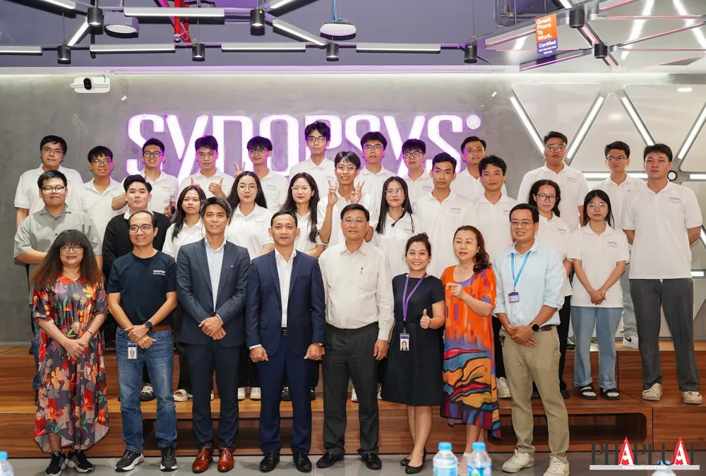 Synopsys đào tạo nhân lực vi mạch Việt Nam. Ảnh: TIỂU MINH