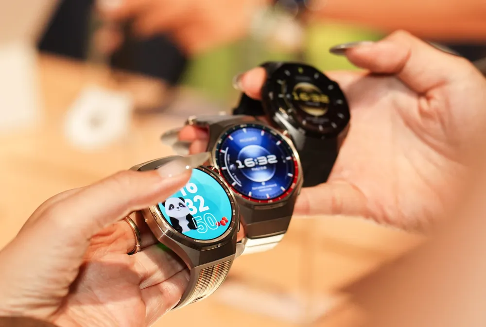 Đồng hồ thông minh Watch GT 6 với thời lượng pin lên đến 21 ngày. Ảnh: TIỂU MINH