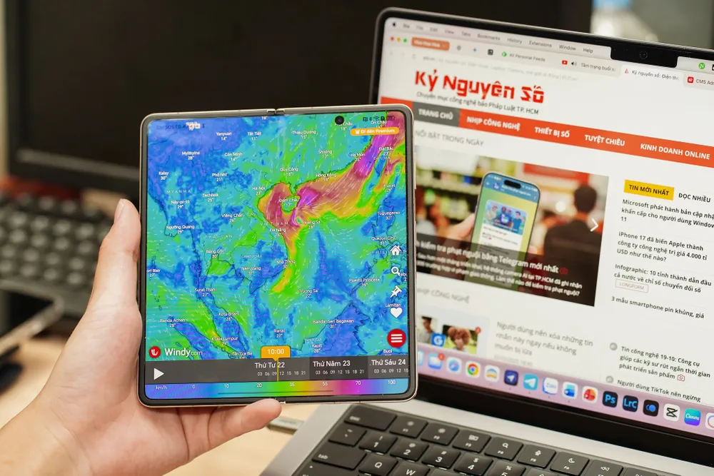 Theo dõi đường đi của cơn bão số 12 (Thần Gió) bằng Windy. Ảnh: MINH HOÀNG