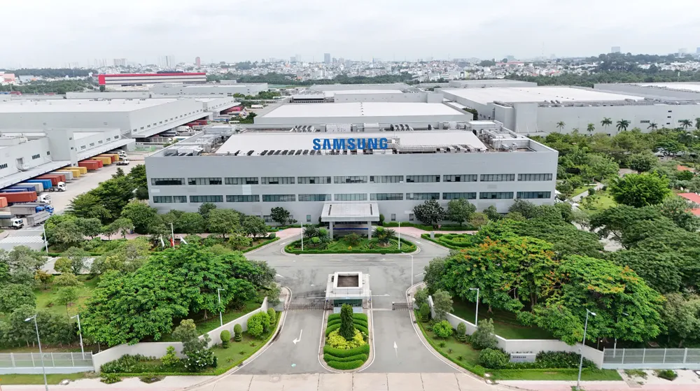 Tin công nghệ 23-11: Từ TV CRT đến AI TV.