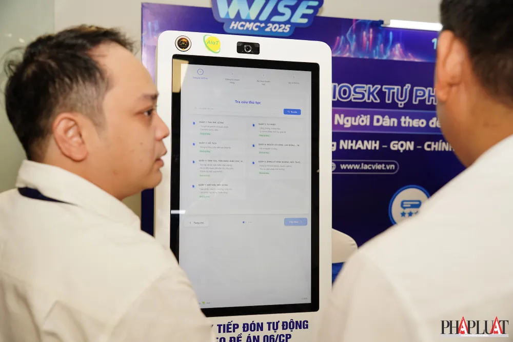 Các giải pháp hỗ trợ dịch vụ công. Ảnh: TIỂU MINH