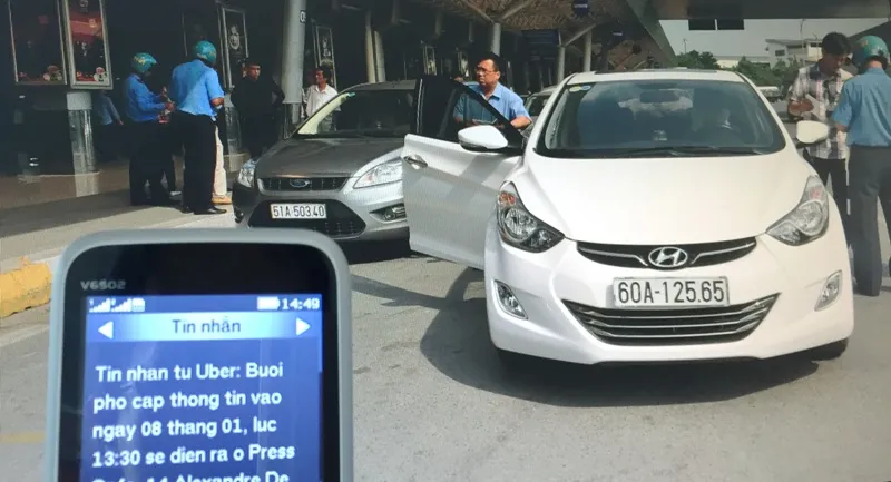 Mỗi ngày cả trăm người đi taxi 'thất lạc hành lý' ảnh 1 Mỗi ngày cả trăm người đi taxi 'thất lạc hành lý' ảnh 1