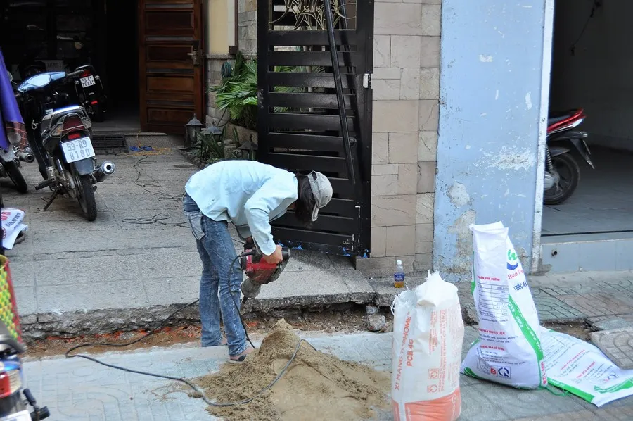 Cần cư xử nhân văn kể cả với người cố tình lấn vỉa hè ảnh 3