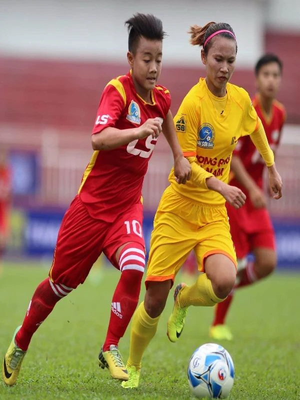 TP.HCM 1 hiện chỉ kém đội đầu bảng Phong Phú Hà Nam 1 điểm cách biệt. ẢNH: CMQ