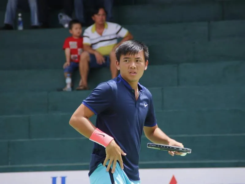 Lý Hoàng Nam sau gần hai giờ chật vật đã giành quyền vào vòng hai giải quần vợt F6 Thái Lan.. ẢNH: MQ