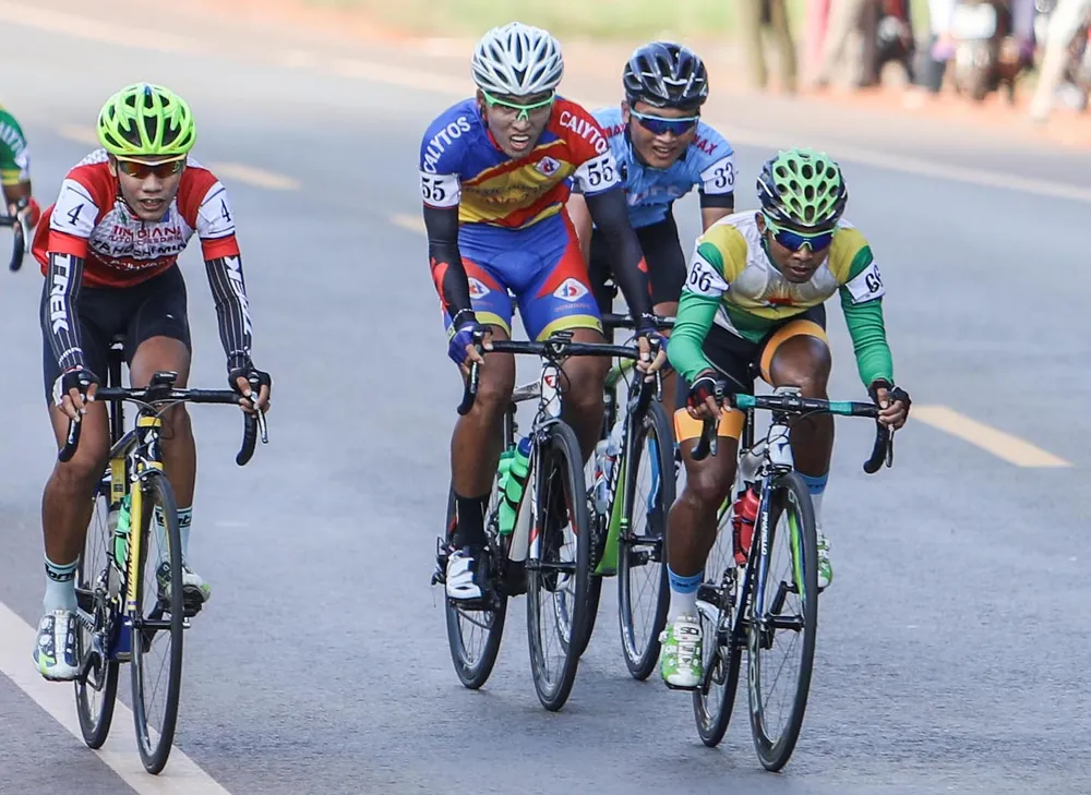 Té ngã gần đích, Trần Thanh Điền lỡ cơ hội áo vàng ảnh 1