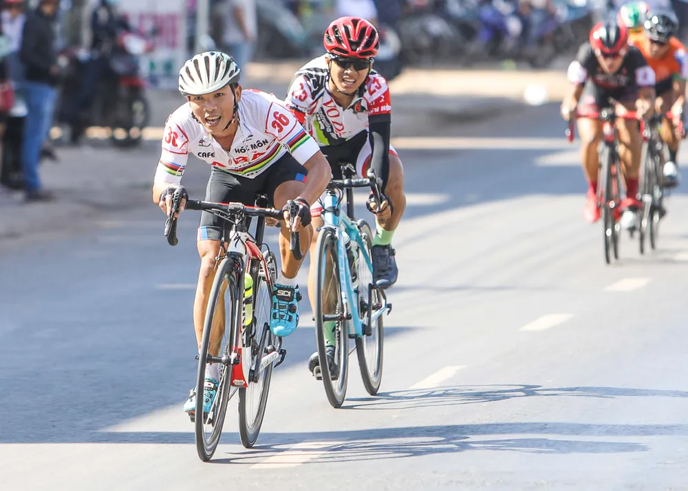 Tay đua 16 tuổi xuất thần thắng giải đua xe đạp BTV ảnh 3