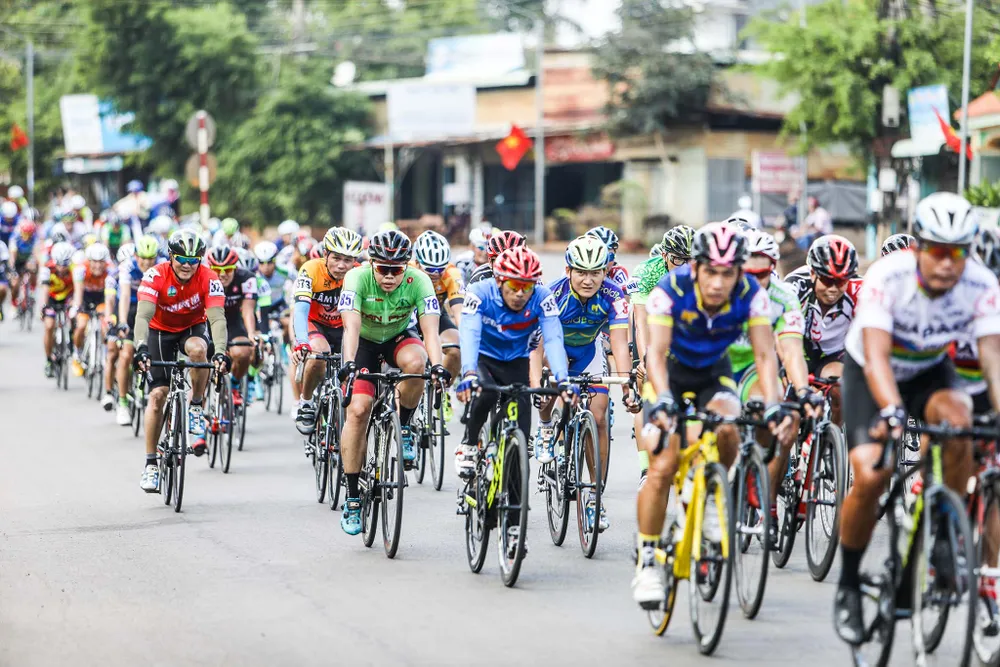 Tay đua 16 tuổi xuất thần thắng giải đua xe đạp BTV ảnh 4