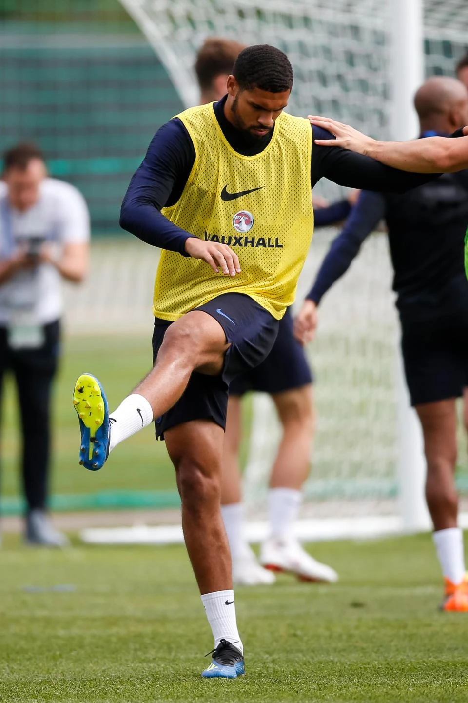 Sterling tiếp tục được Southgate tin dùng,chơi cạnh Harry Kane ảnh 3