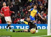 Ronaldo xuống phong độ, cổ phiếu MU nhảy múa ảnh 2 MU lại ghi 3 bàn nhưng chỉ hòa 1-1