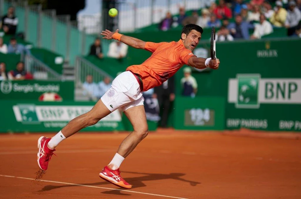 Djokovic vất vả trong lần trở lại trên sân đất nện. ẢNH: GETTY