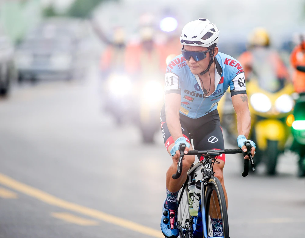 Baasankhuu phát pháo tổ chức tấn công tách tốp. ẢNH: PHẠM HUY