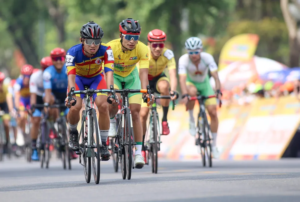 Áo vàng Quàng Văn Cường. ẢNH: PHẠM HUY Áo vàng Quàng Văn Cường. ẢNH: PHẠM HUY