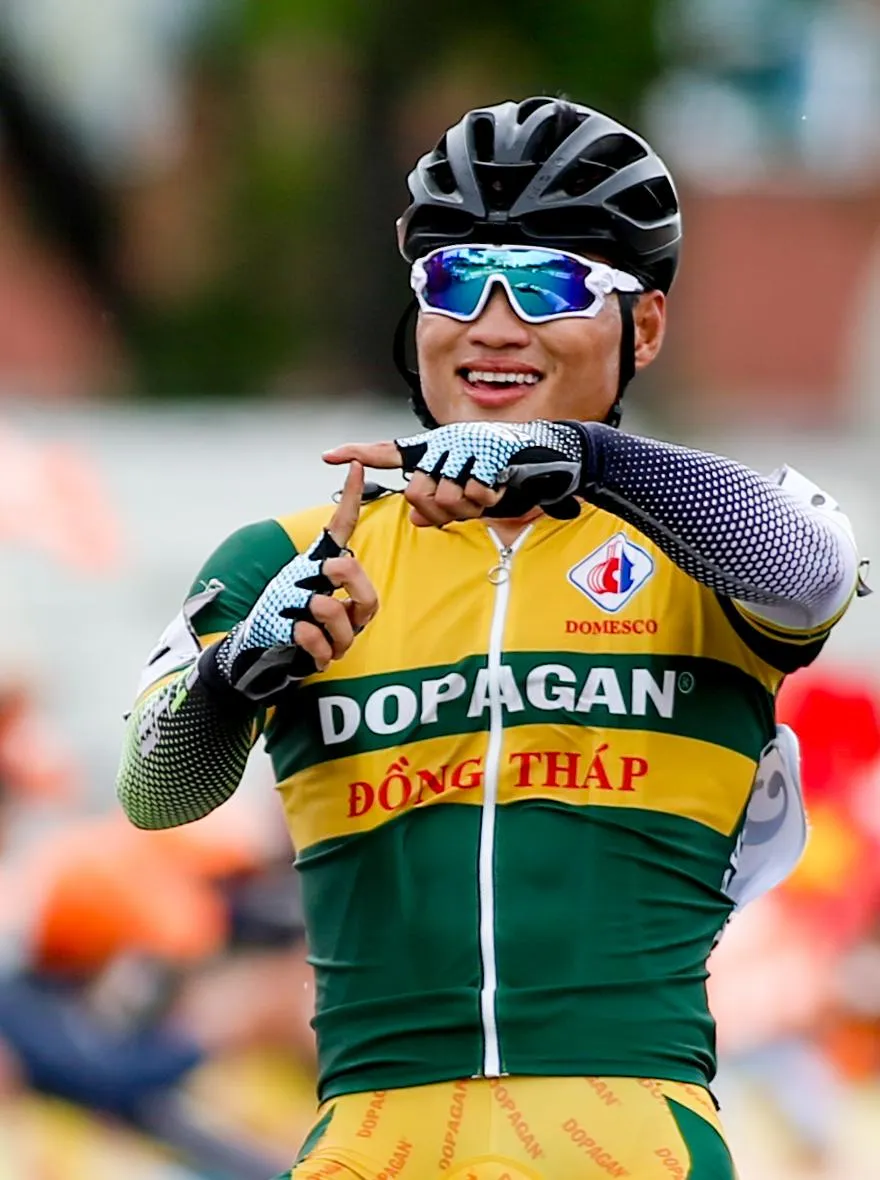 Trần Tuấn Kiệt giành chiến thắng và tiếp tục thả &quot;T&quot;. ẢNH: PHẠM HUY