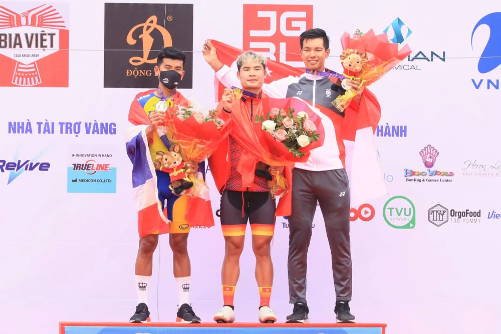 Quàng Văn Cường đem về chiếc HCV đầu tiên cho xe đạp đường trường Việt Nam. ẢNH: ANH THUẬN Quàng Văn Cường đem về chiếc HCV đầu tiên cho xe đạp đường trường Việt Nam. ẢNH: ANH THUẬN