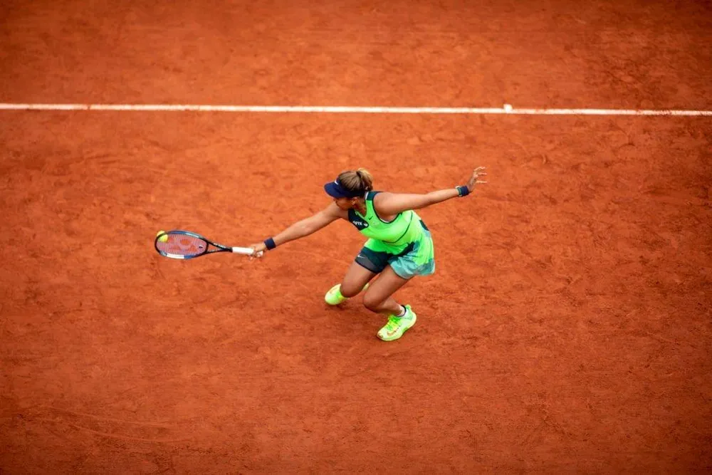 Tay vợt Nhật Bản Naomi Osaka sớm chia tay sân đất nện Pháp mở rộng. Ảnh: GETTY