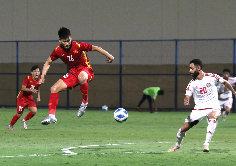 Tiền đạo Nhâm Mạnh Dũng trong trận giao hữu gặp U-23 UAE. Ảnh: VFF
