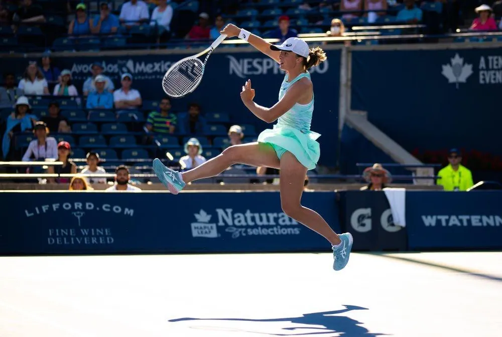 Tay vợt nữ số 1 thế giới Iga Swiatek sớm dừng bước. Ảnh: GETTY