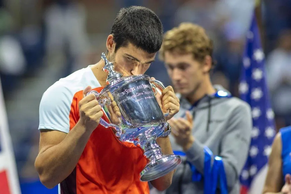 Casper Ruud tiếc nuối sau trận thua Alcaraz ở chung kết. Ảnh: GETTY