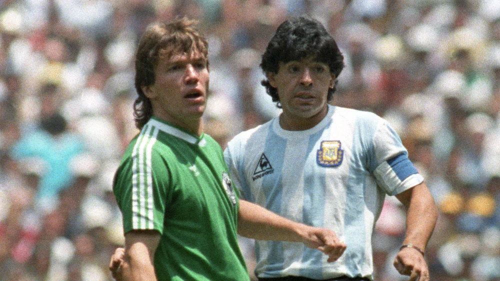Matthaeus và Maradona trong trận chung kết World Cup 1986. Ảnh: Sky