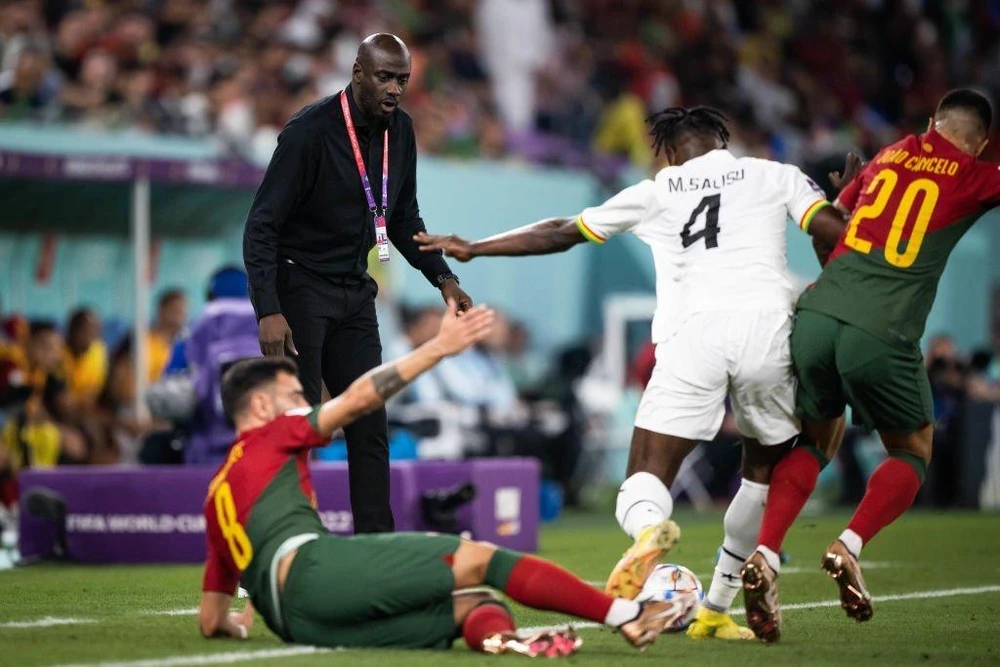 HLV Addo cho rằng trọng tài Elfath đã thiếu công tâm trong trận thua của Ghana trước tuyển Bồ Đào Nha. Ảnh: GETTY HLV Addo cho rằng trọng tài Elfath đã thiếu công tâm trong trận thua của Ghana trước tuyển Bồ Đào Nha. Ảnh: GETTY